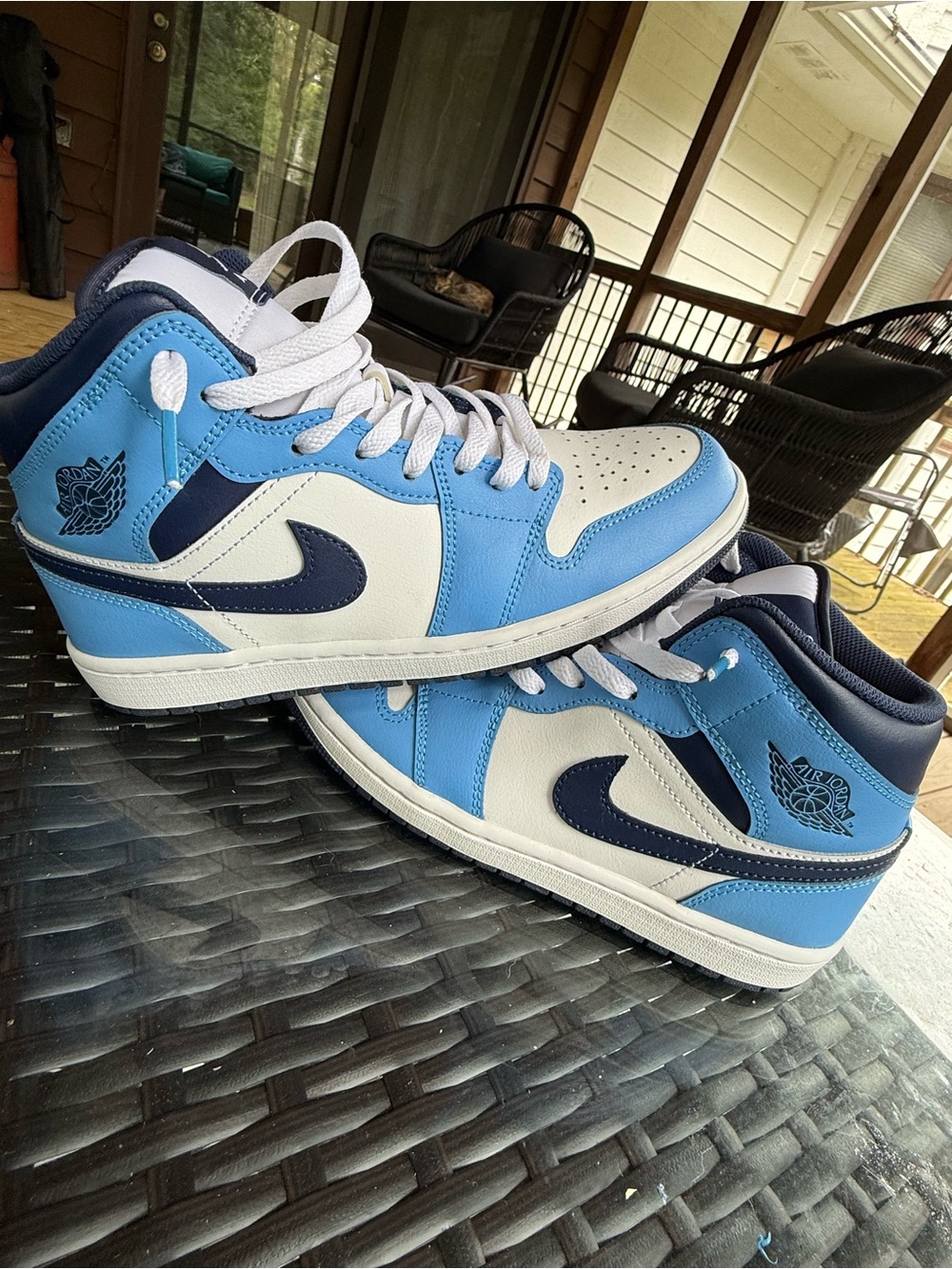 Nike Air Jordan 1 Mid - White, Light Blue & Navy
